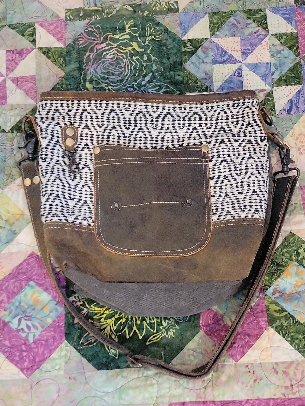 Women's Black & Brown Patterned Canvas Crossbody Bag